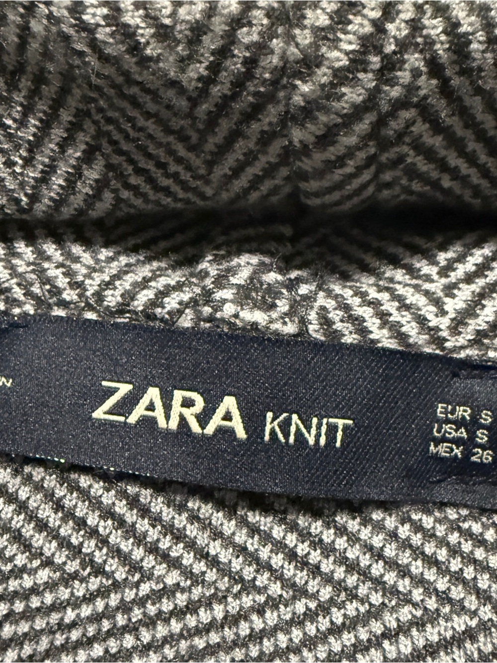 Zara Knit Men’s Black and Gray Herringbone Blazer